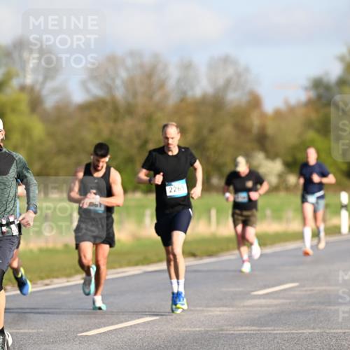 12.04.2026 - 45. Internationalen Wilhelmsburger Insellauf Dr. Thomas Lammeyer http://msf.ph/oto/9432075 12.04.2026 09:13:50 Laufen 5316, 2265 meine-sportfotos.de