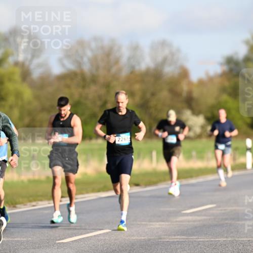 12.04.2026 - 45. Internationalen Wilhelmsburger Insellauf Dr. Thomas Lammeyer http://msf.ph/oto/9432076 12.04.2026 09:13:50 Laufen 5316, 2265 meine-sportfotos.de