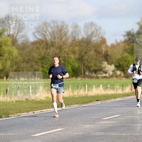 12.04.2026 - 45. Internationalen Wilhelmsburger Insellauf Dr. Thomas Lammeyer http://msf.ph/oto/9432098 12.04.2026 09:13:54 Laufen 4150, 5551, 2382 meine-sportfotos.de
