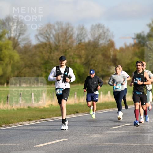 12.04.2026 - 45. Internationalen Wilhelmsburger Insellauf Dr. Thomas Lammeyer http://msf.ph/oto/9432119 12.04.2026 09:13:57 Laufen 2382, 3114, 3095 meine-sportfotos.de