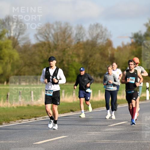 12.04.2026 - 45. Internationalen Wilhelmsburger Insellauf Dr. Thomas Lammeyer http://msf.ph/oto/9432121 12.04.2026 09:13:58 Laufen 2382, 3114, 95 meine-sportfotos.de