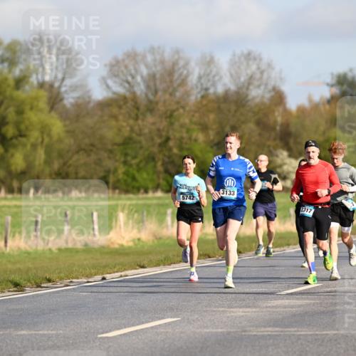 12.04.2026 - 45. Internationalen Wilhelmsburger Insellauf Dr. Thomas Lammeyer http://msf.ph/oto/9432173 12.04.2026 09:14:07 Laufen 5742, 3133, 2317, 904, 3634, 766 meine-sportfotos.de