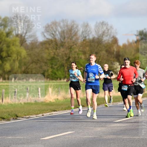 12.04.2026 - 45. Internationalen Wilhelmsburger Insellauf Dr. Thomas Lammeyer http://msf.ph/oto/9432174 12.04.2026 09:14:07 Laufen 5742, 3133, 2317, 3634, 66 meine-sportfotos.de