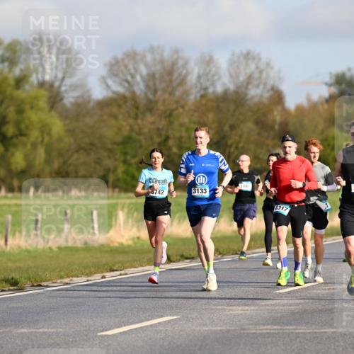 12.04.2026 - 45. Internationalen Wilhelmsburger Insellauf Dr. Thomas Lammeyer http://msf.ph/oto/9432177 12.04.2026 09:14:08 Laufen 5742, 3081, 3133, 2317, 3634, 766, 474 meine-sportfotos.de