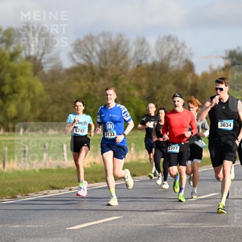 12.04.2026 - 45. Internationalen Wilhelmsburger Insellauf Dr. Thomas Lammeyer http://msf.ph/oto/9432180 12.04.2026 09:14:08 Laufen 5742, 3133, 2317, 3634, 4766, 4749 meine-sportfotos.de