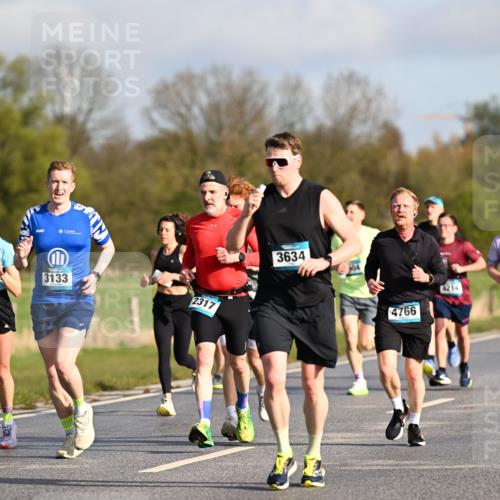 12.04.2026 - 45. Internationalen Wilhelmsburger Insellauf Dr. Thomas Lammeyer http://msf.ph/oto/9432190 12.04.2026 09:14:10 Laufen 21, 0973, 5742, 3133, 2317, 3634, 4766, 4214, 4749 meine-sportfotos.de