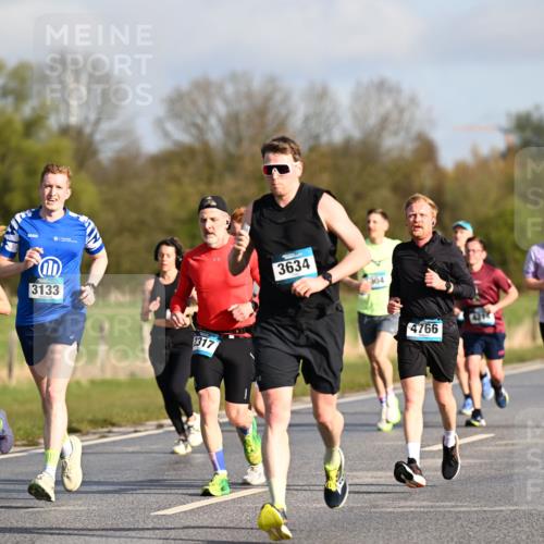 12.04.2026 - 45. Internationalen Wilhelmsburger Insellauf Dr. Thomas Lammeyer http://msf.ph/oto/9432191 12.04.2026 09:14:10 Laufen 5742, 3133, 2317, 3634, 904, 4766, 1749 meine-sportfotos.de