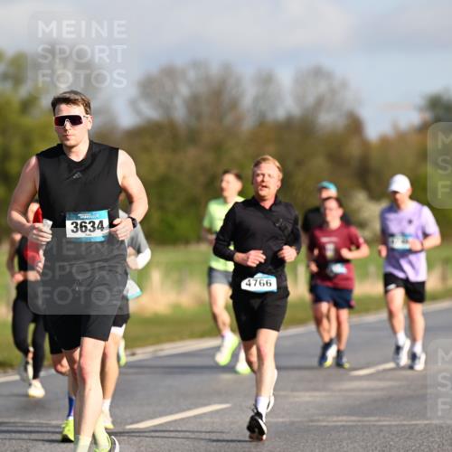 12.04.2026 - 45. Internationalen Wilhelmsburger Insellauf Dr. Thomas Lammeyer http://msf.ph/oto/9432196 12.04.2026 09:14:11 Laufen 3133, 3634, 4766 meine-sportfotos.de