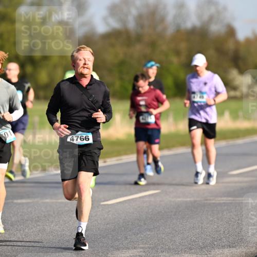 12.04.2026 - 45. Internationalen Wilhelmsburger Insellauf Dr. Thomas Lammeyer http://msf.ph/oto/9432203 12.04.2026 09:14:13 Laufen 01, 4766 meine-sportfotos.de