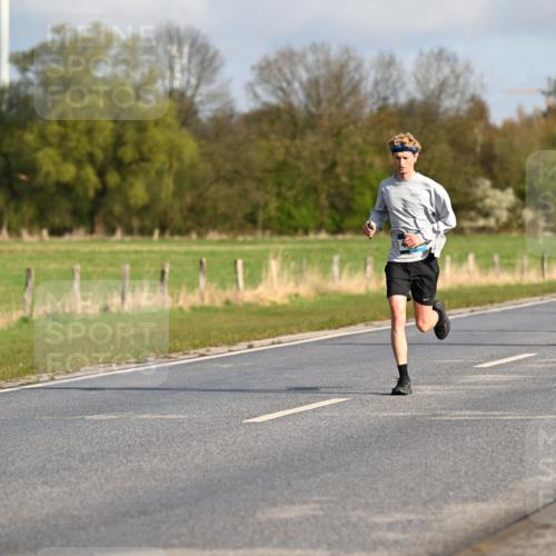12.04.2026 - 45. Internationalen Wilhelmsburger Insellauf Dr. Thomas Lammeyer http://msf.ph/oto/9432220 12.04.2026 09:14:16 Laufen 4749, 5522 meine-sportfotos.de