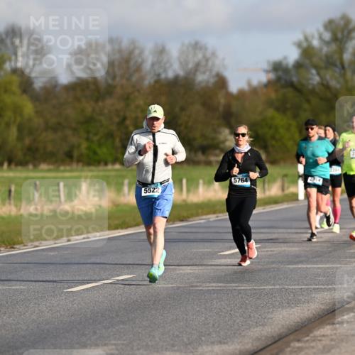 12.04.2026 - 45. Internationalen Wilhelmsburger Insellauf Dr. Thomas Lammeyer http://msf.ph/oto/9432237 12.04.2026 09:14:20 Laufen 2284, 5764, 214, 5522, 2325 meine-sportfotos.de