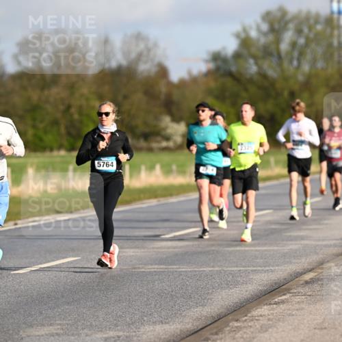 12.04.2026 - 45. Internationalen Wilhelmsburger Insellauf Dr. Thomas Lammeyer http://msf.ph/oto/9432246 12.04.2026 09:14:22 Laufen 5522, 5764, 2325 meine-sportfotos.de