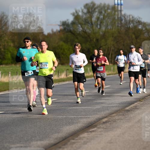 12.04.2026 - 45. Internationalen Wilhelmsburger Insellauf Dr. Thomas Lammeyer http://msf.ph/oto/9432256 12.04.2026 09:14:23 Laufen 2814, 28, 2325, 4904, 5585, 35, 492, 581 meine-sportfotos.de