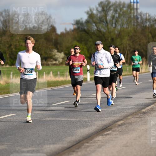 12.04.2026 - 45. Internationalen Wilhelmsburger Insellauf Dr. Thomas Lammeyer http://msf.ph/oto/9432270 12.04.2026 09:14:26 Laufen 2284, 3778, 4904, 5585, 5492, 5812, 44 meine-sportfotos.de