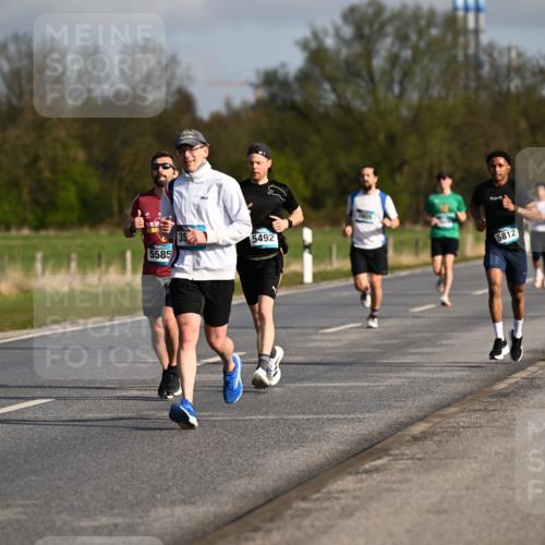 12.04.2026 - 45. Internationalen Wilhelmsburger Insellauf Dr. Thomas Lammeyer http://msf.ph/oto/9432278 12.04.2026 09:14:27 Laufen 4904, 5585, 5492, 5812 meine-sportfotos.de