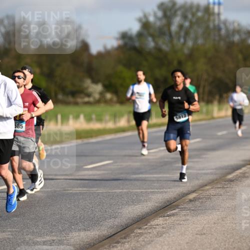12.04.2026 - 45. Internationalen Wilhelmsburger Insellauf Dr. Thomas Lammeyer http://msf.ph/oto/9432286 12.04.2026 09:14:28 Laufen 35, 585, 5812 meine-sportfotos.de