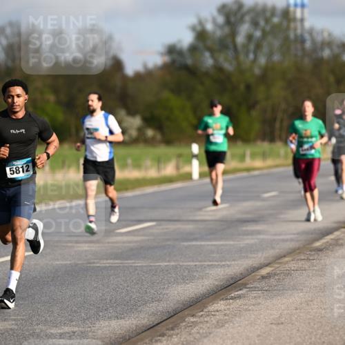 12.04.2026 - 45. Internationalen Wilhelmsburger Insellauf Dr. Thomas Lammeyer http://msf.ph/oto/9432299 12.04.2026 09:14:30 Laufen 5812, 1 meine-sportfotos.de