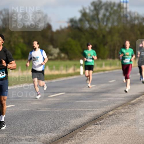 12.04.2026 - 45. Internationalen Wilhelmsburger Insellauf Dr. Thomas Lammeyer http://msf.ph/oto/9432300 12.04.2026 09:14:30 Laufen 1977009, 5812 meine-sportfotos.de