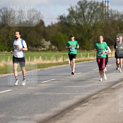 12.04.2026 - 45. Internationalen Wilhelmsburger Insellauf Dr. Thomas Lammeyer http://msf.ph/oto/9432303 12.04.2026 09:14:31 Laufen 2892, 390, 4467, 3929 meine-sportfotos.de