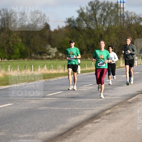 12.04.2026 - 45. Internationalen Wilhelmsburger Insellauf Dr. Thomas Lammeyer http://msf.ph/oto/9432310 12.04.2026 09:14:32 Laufen 3905, 2892, 4467, 55, 3925 meine-sportfotos.de