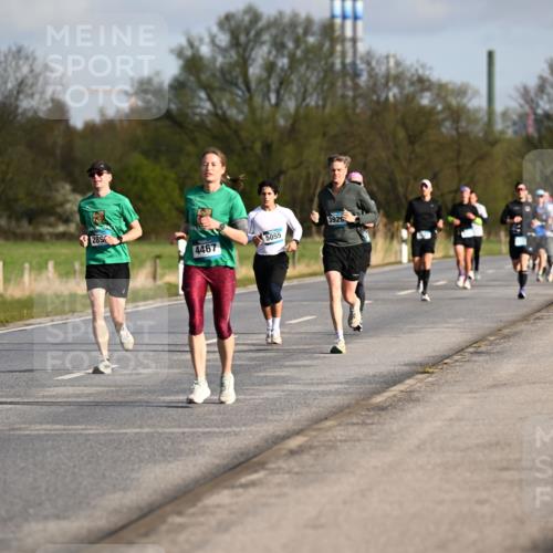 12.04.2026 - 45. Internationalen Wilhelmsburger Insellauf Dr. Thomas Lammeyer http://msf.ph/oto/9432313 12.04.2026 09:14:33 Laufen 289, 4467, 5055, 3925 meine-sportfotos.de