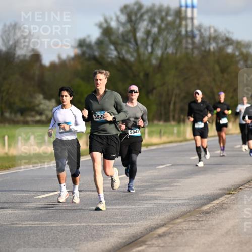 12.04.2026 - 45. Internationalen Wilhelmsburger Insellauf Dr. Thomas Lammeyer http://msf.ph/oto/9432326 12.04.2026 09:14:36 Laufen 462, 392, 5843 meine-sportfotos.de
