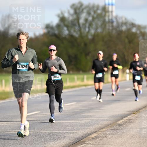 12.04.2026 - 45. Internationalen Wilhelmsburger Insellauf Dr. Thomas Lammeyer http://msf.ph/oto/9432336 12.04.2026 09:14:38 Laufen 5055, 3929, 5843 meine-sportfotos.de