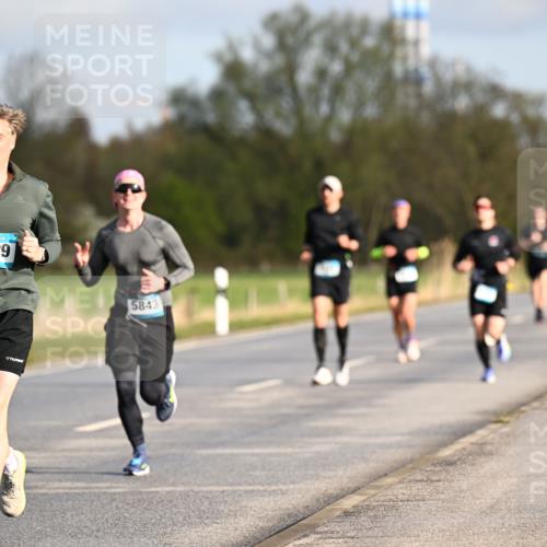 12.04.2026 - 45. Internationalen Wilhelmsburger Insellauf Dr. Thomas Lammeyer http://msf.ph/oto/9432340 12.04.2026 09:14:38 Laufen 3929, 5843 meine-sportfotos.de