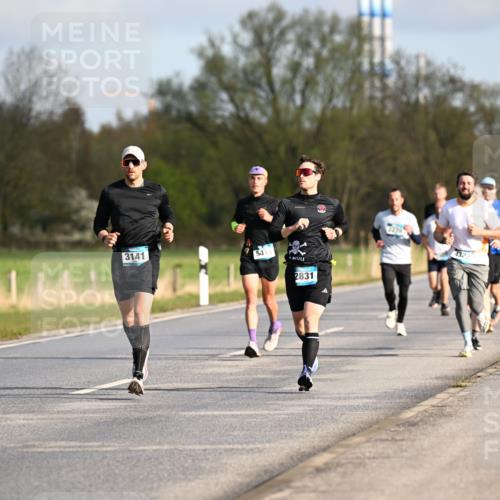 12.04.2026 - 45. Internationalen Wilhelmsburger Insellauf Dr. Thomas Lammeyer http://msf.ph/oto/9432359 12.04.2026 09:14:41 Laufen 3141, 541, 2831, 2270 meine-sportfotos.de