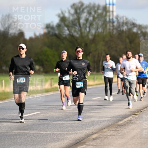 12.04.2026 - 45. Internationalen Wilhelmsburger Insellauf Dr. Thomas Lammeyer http://msf.ph/oto/9432365 12.04.2026 09:14:42 Laufen 54, 3141, 2831, 4322 meine-sportfotos.de