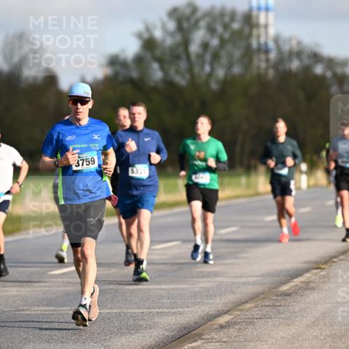 12.04.2026 - 45. Internationalen Wilhelmsburger Insellauf Dr. Thomas Lammeyer http://msf.ph/oto/9432406 12.04.2026 09:14:50 Laufen 2270, 2016, 3759, 5331, 215, 43 meine-sportfotos.de
