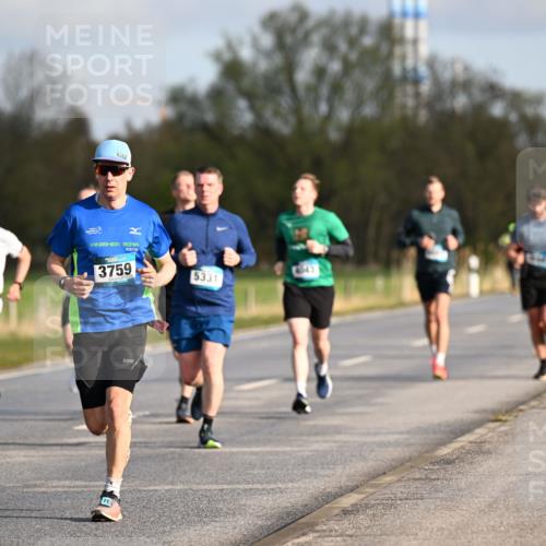 12.04.2026 - 45. Internationalen Wilhelmsburger Insellauf Dr. Thomas Lammeyer http://msf.ph/oto/9432407 12.04.2026 09:14:50 Laufen 70, 2016, 3327, 3759, 4343, 5331 meine-sportfotos.de