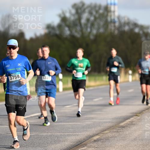 12.04.2026 - 45. Internationalen Wilhelmsburger Insellauf Dr. Thomas Lammeyer http://msf.ph/oto/9432410 12.04.2026 09:14:50 Laufen 3327, 2016, 3759, 5331 meine-sportfotos.de