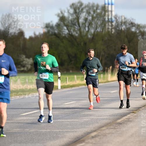 12.04.2026 - 45. Internationalen Wilhelmsburger Insellauf Dr. Thomas Lammeyer http://msf.ph/oto/9432421 12.04.2026 09:14:52 Laufen 4043, 5331, 4883, 4884, 29 meine-sportfotos.de