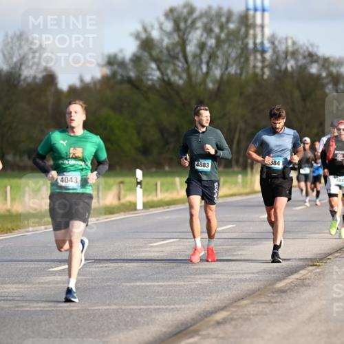 12.04.2026 - 45. Internationalen Wilhelmsburger Insellauf Dr. Thomas Lammeyer http://msf.ph/oto/9432425 12.04.2026 09:14:52 Laufen 4883, 5331, 4043, 384, 4829 meine-sportfotos.de