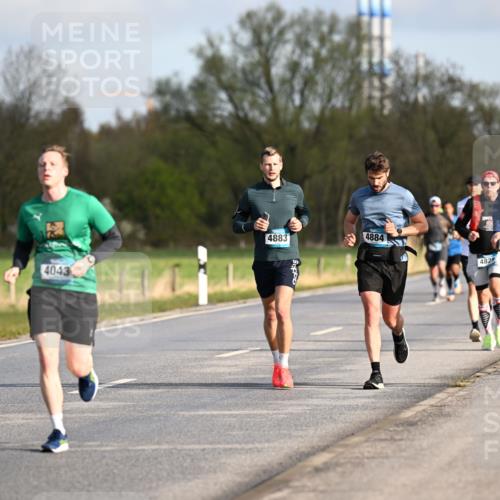 12.04.2026 - 45. Internationalen Wilhelmsburger Insellauf Dr. Thomas Lammeyer http://msf.ph/oto/9432428 12.04.2026 09:14:53 Laufen 4043, 4883, 4884, 4829 meine-sportfotos.de