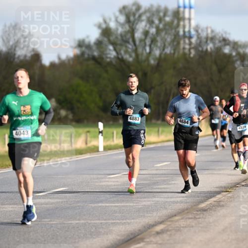 12.04.2026 - 45. Internationalen Wilhelmsburger Insellauf Dr. Thomas Lammeyer http://msf.ph/oto/9432429 12.04.2026 09:14:53 Laufen 4043, 4883, 4884, 4829 meine-sportfotos.de