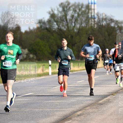 12.04.2026 - 45. Internationalen Wilhelmsburger Insellauf Dr. Thomas Lammeyer http://msf.ph/oto/9432430 12.04.2026 09:14:53 Laufen 4043, 4883, 4884 meine-sportfotos.de