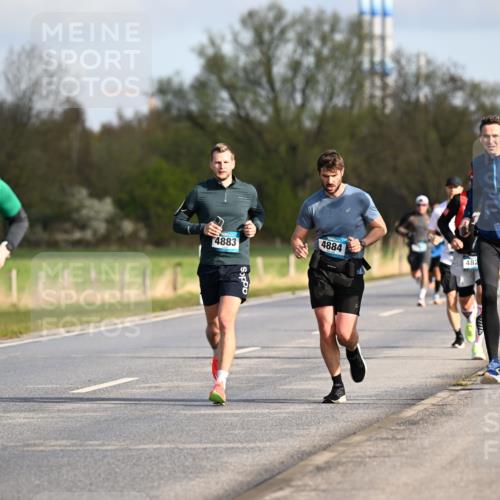 12.04.2026 - 45. Internationalen Wilhelmsburger Insellauf Dr. Thomas Lammeyer http://msf.ph/oto/9432433 12.04.2026 09:14:54 Laufen 4043, 4883, 4884, 482 meine-sportfotos.de