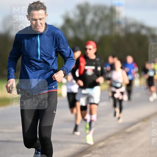 12.04.2026 - 45. Internationalen Wilhelmsburger Insellauf Dr. Thomas Lammeyer http://msf.ph/oto/9432466 12.04.2026 09:14:59 Laufen  meine-sportfotos.de