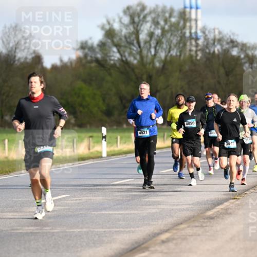 12.04.2026 - 45. Internationalen Wilhelmsburger Insellauf Dr. Thomas Lammeyer http://msf.ph/oto/9432498 12.04.2026 09:15:04 Laufen 02, 4521, 4050, 4000, 3447, 3605, 493, 144 meine-sportfotos.de