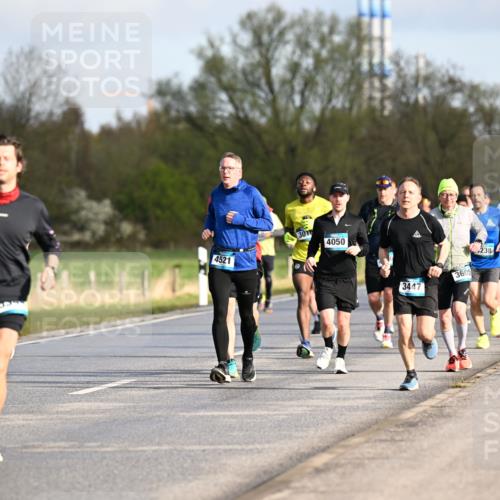 12.04.2026 - 45. Internationalen Wilhelmsburger Insellauf Dr. Thomas Lammeyer http://msf.ph/oto/9432503 12.04.2026 09:15:05 Laufen 4521, 301, 4050, 3447, 3605, 238, 314 meine-sportfotos.de