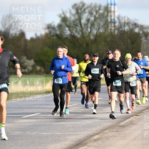 12.04.2026 - 45. Internationalen Wilhelmsburger Insellauf Dr. Thomas Lammeyer http://msf.ph/oto/9432507 12.04.2026 09:15:05 Laufen 24, 4521, 4050, 3447, 3605, 3144 meine-sportfotos.de