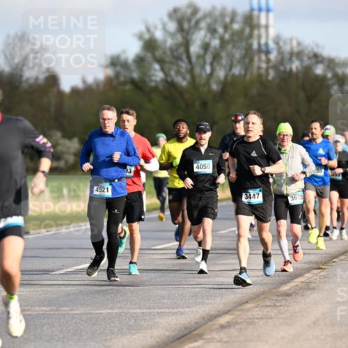 12.04.2026 - 45. Internationalen Wilhelmsburger Insellauf Dr. Thomas Lammeyer http://msf.ph/oto/9432509 12.04.2026 09:15:06 Laufen 2459, 4521, 93, 4050, 3447, 3605, 38, 3144 meine-sportfotos.de