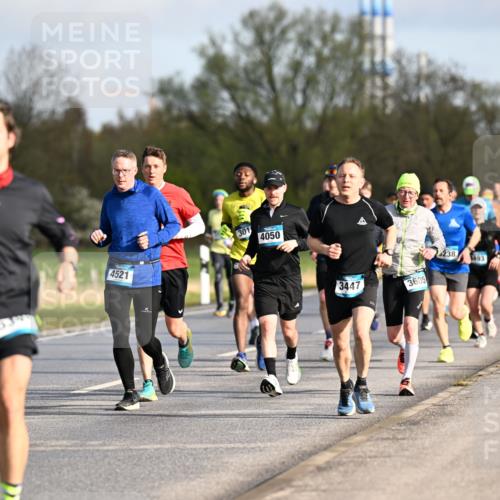 12.04.2026 - 45. Internationalen Wilhelmsburger Insellauf Dr. Thomas Lammeyer http://msf.ph/oto/9432511 12.04.2026 09:15:06 Laufen 2459, 4521, 301, 4050, 238, 1493, 3447, 3605, 3144 meine-sportfotos.de