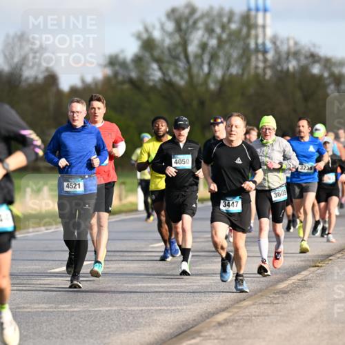 12.04.2026 - 45. Internationalen Wilhelmsburger Insellauf Dr. Thomas Lammeyer http://msf.ph/oto/9432513 12.04.2026 09:15:06 Laufen 5344, 4521, 4050, 3447, 3605, 3238, 144 meine-sportfotos.de