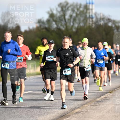 12.04.2026 - 45. Internationalen Wilhelmsburger Insellauf Dr. Thomas Lammeyer http://msf.ph/oto/9432518 12.04.2026 09:15:07 Laufen 4521, 2893, 4050, 3447, 3605, 3238, 3144 meine-sportfotos.de