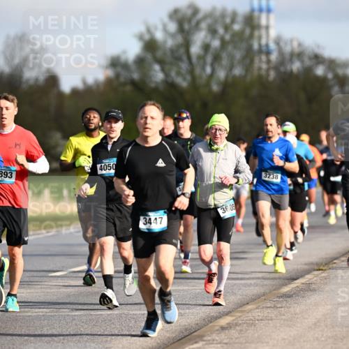 12.04.2026 - 45. Internationalen Wilhelmsburger Insellauf Dr. Thomas Lammeyer http://msf.ph/oto/9432524 12.04.2026 09:15:08 Laufen 4521, 2893, 4050, 3447, 3605, 3238, 3146 meine-sportfotos.de