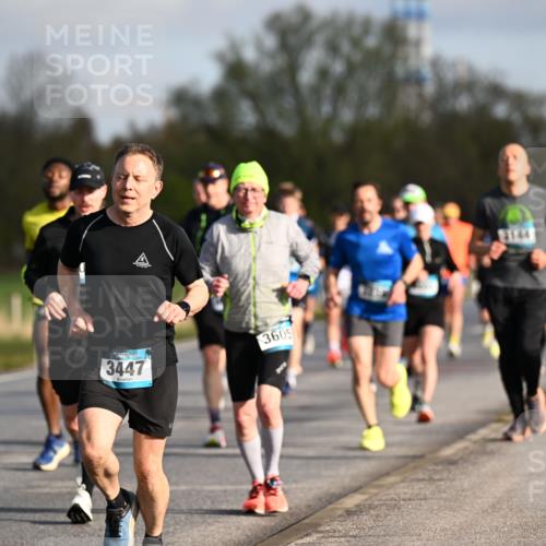 12.04.2026 - 45. Internationalen Wilhelmsburger Insellauf Dr. Thomas Lammeyer http://msf.ph/oto/9432530 12.04.2026 09:15:09 Laufen 2895, 3447, 3605, 1144 meine-sportfotos.de