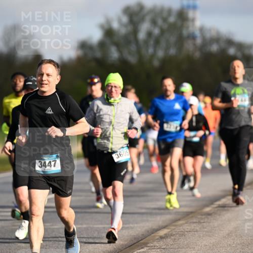 12.04.2026 - 45. Internationalen Wilhelmsburger Insellauf Dr. Thomas Lammeyer http://msf.ph/oto/9432531 12.04.2026 09:15:09 Laufen 893, 3447, 3605 meine-sportfotos.de